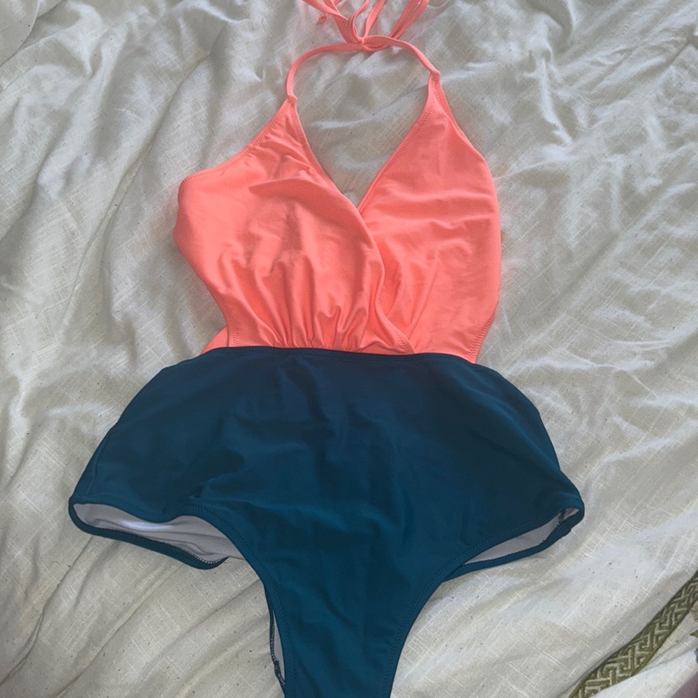 Colorblock Cut-out Waist Halter Monokini